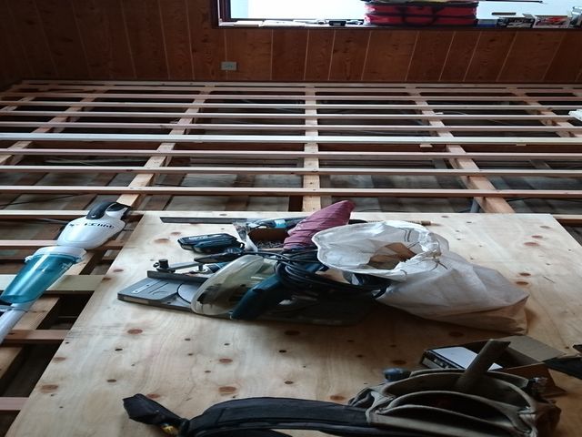 小回り大工さんのフローリング張替え又は上張り出来るお家は解体不要でお安く工事可能