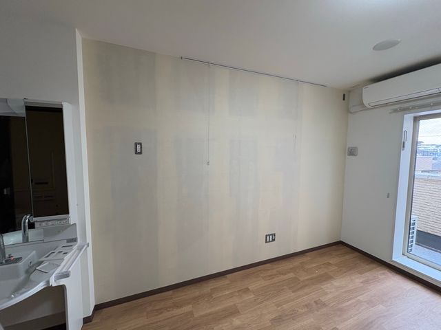 仙台市泉区からお伺い！壁1面〜OKです！地震のひびや壁穴補修もご相談ください。サービスの画像