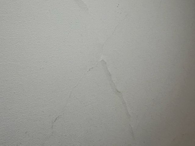 仙台市泉区からお伺い！壁1面〜OKです！地震のひびや壁穴補修もご相談ください。サービスの画像