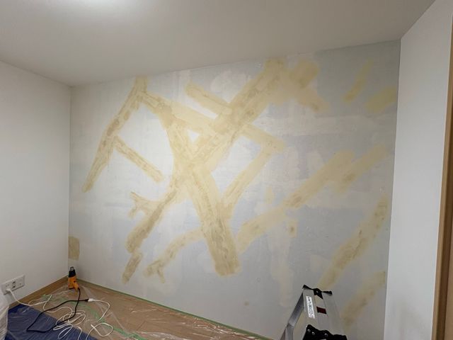 仙台市泉区からお伺い！壁1面〜OKです！地震のひびや壁穴補修もご相談ください。サービスの画像