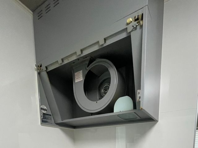 丁寧な作業と話しやすさで選ばれる、自社スタッフによる確かなサービス