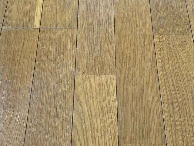 【住宅業界３０年】フローリングの傷、剥がれ、凹み、経年劣化等の補修をいたします！