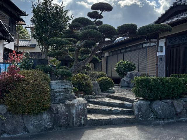 店長が直接訪問！女性スタッフ同行・保険加入済みで安心の庭づくりをお届けします