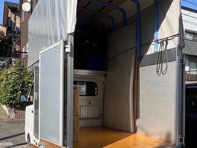 引越し専門業者の家具輸送☆大切なご家財ををお運びします！