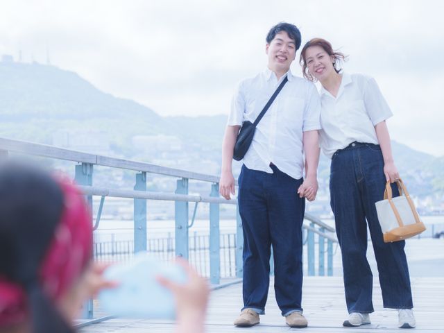 私達夫婦は、お二人の素敵なお写真を残すお手伝いをさせて頂いております♪
