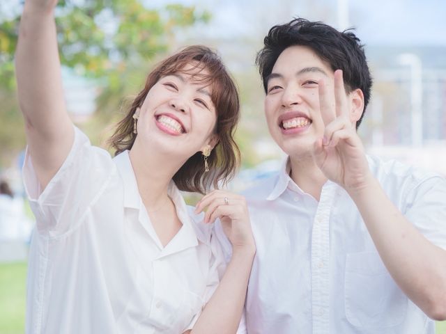 私達夫婦は、お二人の素敵なお写真を残すお手伝いをさせて頂いております♪