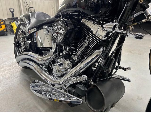 細部まで丁寧にエアブラシでコーティング施工！紫外線・雨・汚れから愛車を守ります！