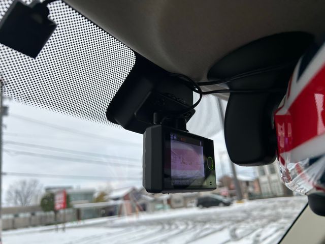 できるかぎり配線は隠し、見た目をキレイにするよう、心掛けてます。