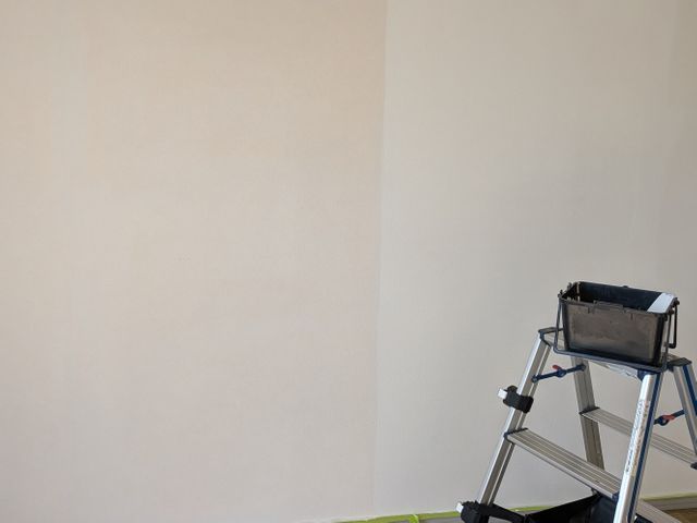 壁紙は張り替えから塗り替えの時代へ！【低価格で壁紙を貼り替えたような現状回復！】