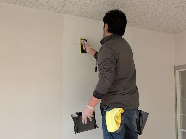 壁紙は張り替えから塗り替えの時代へ！【低価格で壁紙を貼り替えたような現状回復！】サービスの画像