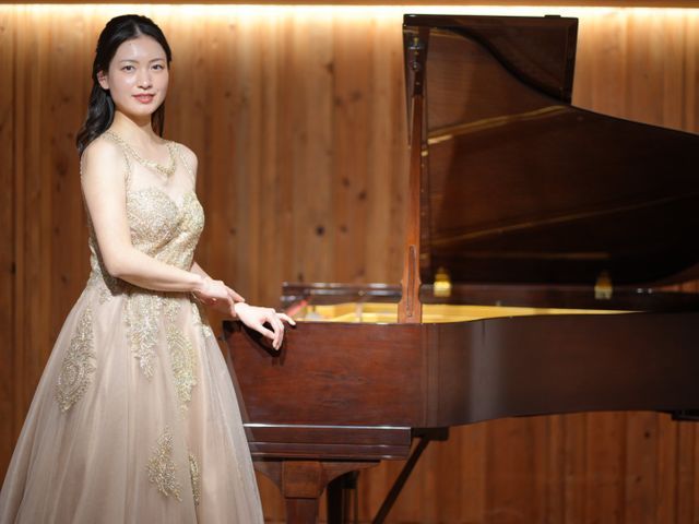 ピアニストカメラマンがHPやSNS集客に使えるようなアングルでしっかり撮影します