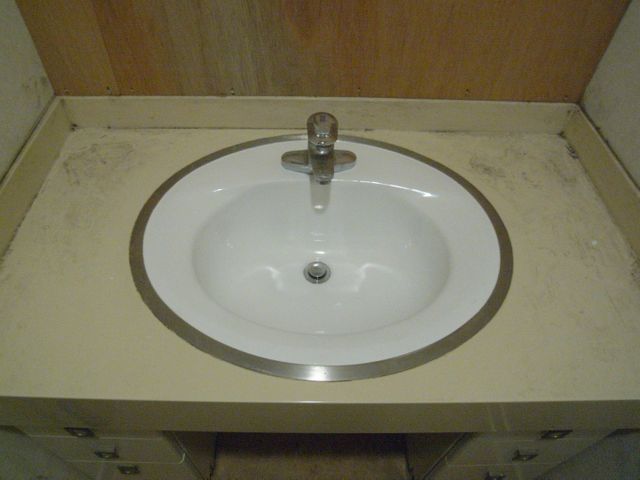 洗面ボウルのひび割れ補修