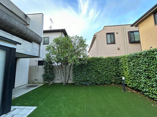 経験5年以上・1000件以上の実績！理想の庭を叶える剪定のプロ