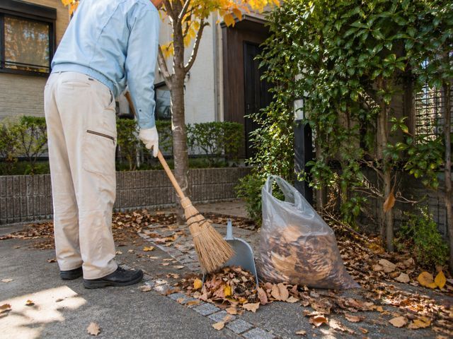 【落ち葉清掃】明朗な料金説明◎丁寧に対応します
