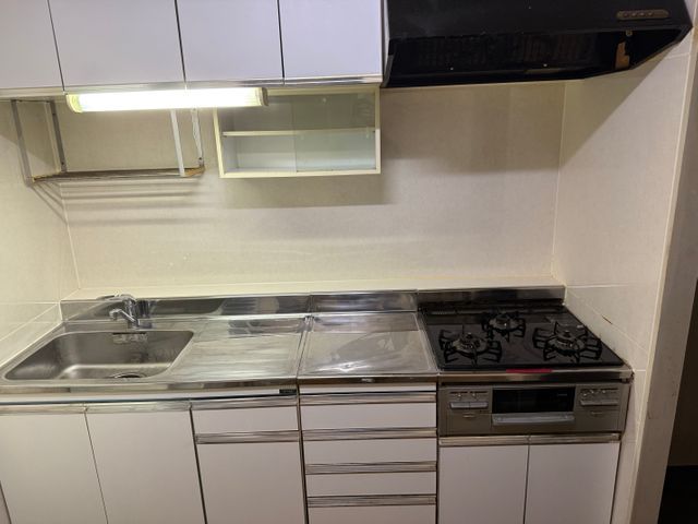 元プロキックボクサーの清掃！作業中のセキュリティー面はご安心下さいませ。