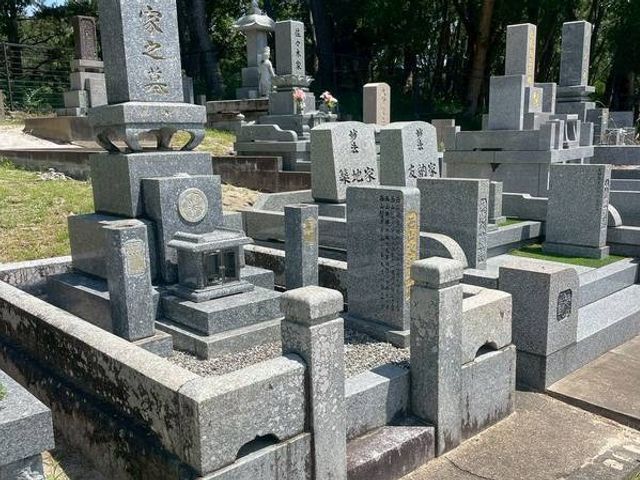 業界歴10年以上のプロが、大切なお墓を丁寧に。安心・納得の石材サービス