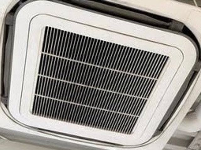 天井埋め込みエアコンクリーニング『安心』『丁寧』な作業で快適な空間を提供します！