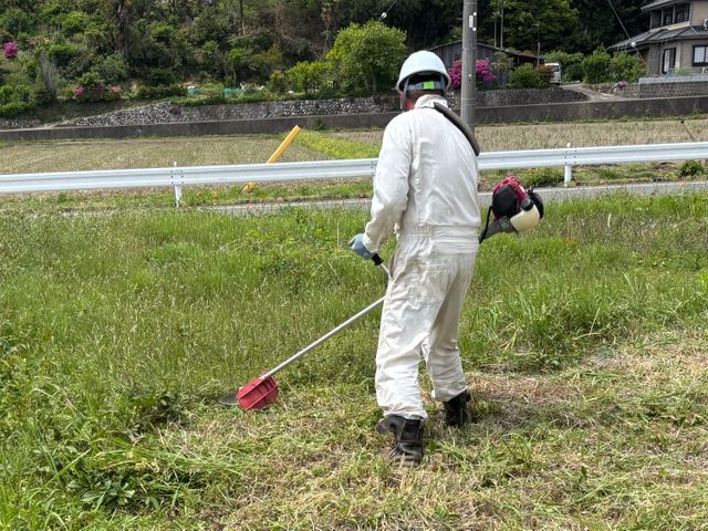 ◤広さ割引あります！◤丁寧な草刈りできれいな庭へ◢同席なし・遠方からの依頼OK！