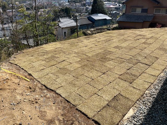 綺麗な天然芝施工◎施工後の雑草対策もお任せください！