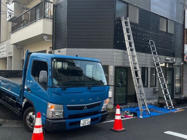 外壁塗装及び屋上防水塗装サービスの画像