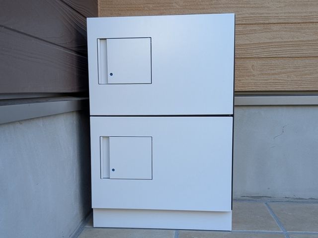 宅配ボックスの設置・取付工事を行います。