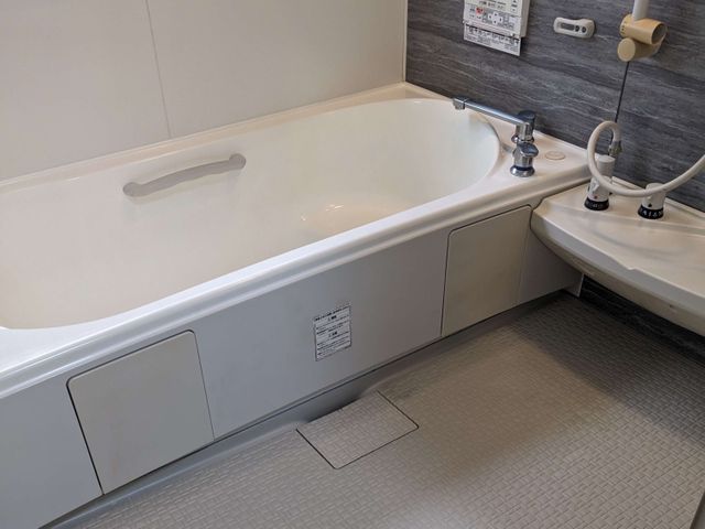 プロの技術で水回り5点セットを夫婦で丁寧に作業します。