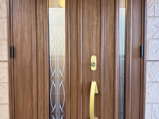 古くなった扉やキッチンが新品のように！