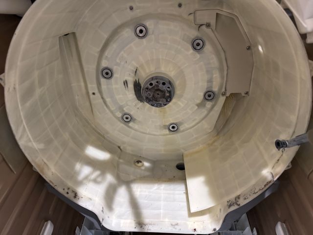 洗濯機クリーニングマスター1級修得・分解洗浄で汚れを除去致します。