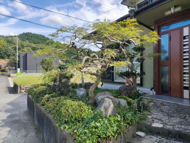 無料見積もり可！庭木の剪定は「お庭屋N-works」にお任せ下さい！