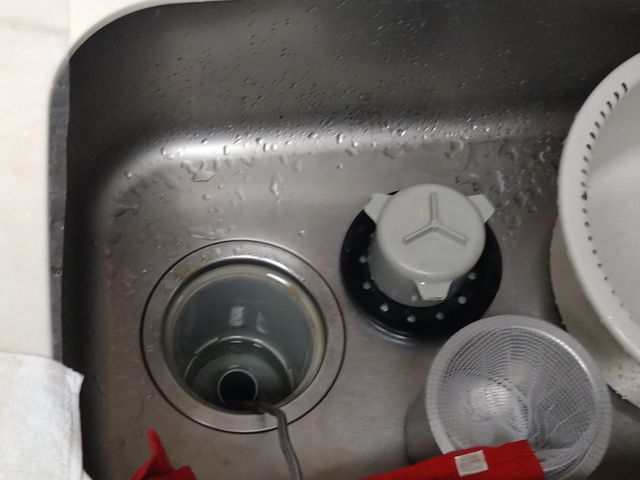 保険で安心！エンジン式高圧洗浄機による配水管洗浄