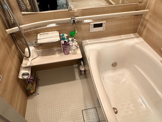 お風呂、バスの清掃！お風呂の水垢やかびを落として綺麗に仕上げます！