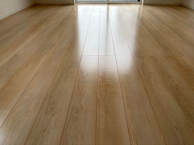 月20件施工・大手仕込みの技術で、長持ちする美しい床を実現します
