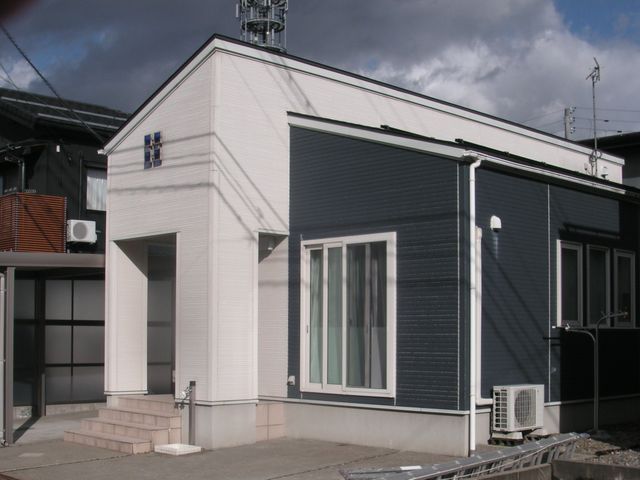 ＼地域密着！／ 確かな技術・丁寧施工で長持ち仕上げ｜外壁塗装【保証最長10年】サービスの画像