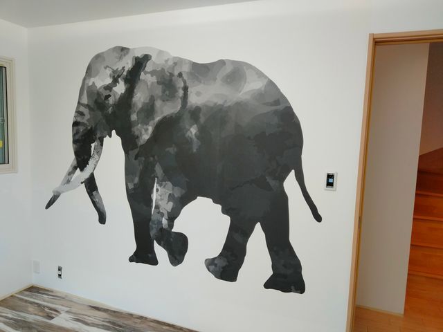 賃貸退去時のクロス貼り替えから　お好みの柄などをお手伝いいたします。サービスの画像