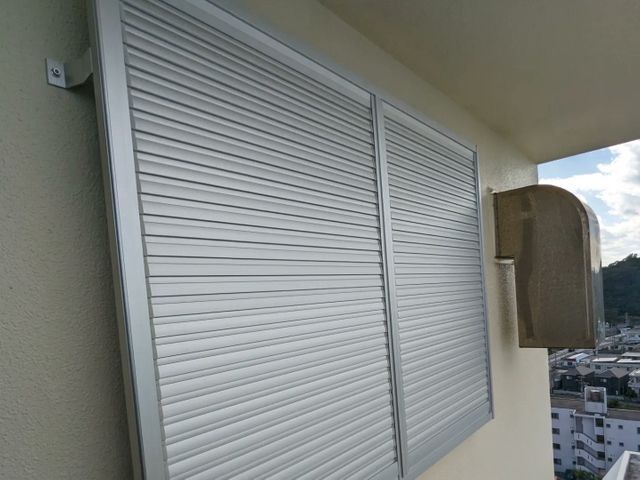 防犯対策◎お洒落な目隠しルーバーで高級感アップ！