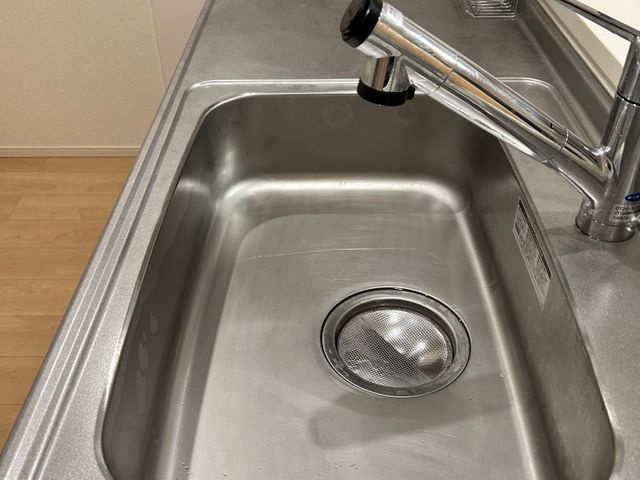 浴室、洗面台、キッチン、レンジフード、トイレ、いずれ三つの組み合わせ料金になりま