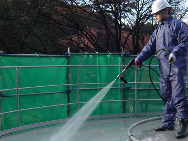 駐車場をキレイにします！