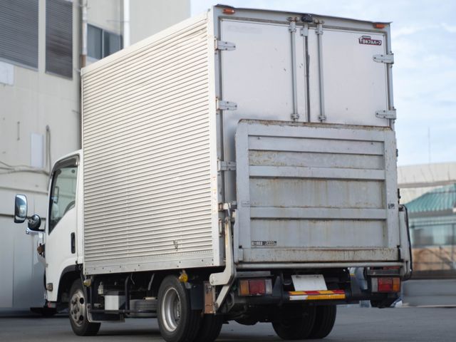 有名リユースショップだからこそできる！トラック積み放題！写真事前お見積もり無料！