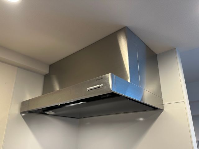 【年間200件以上の作業実績！】頑固な油汚れをしっかり落とします！