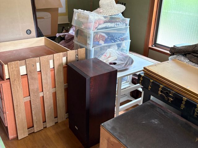 遺品整理でお困りの方、無料でお見積もりします。お買い取りなどもしております。サービスの画像