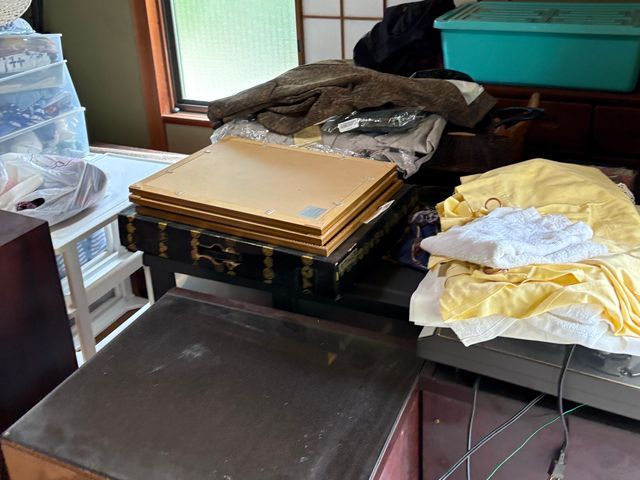 遺品整理でお困りの方、無料でお見積もりします。お買い取りなどもしております。サービスの画像