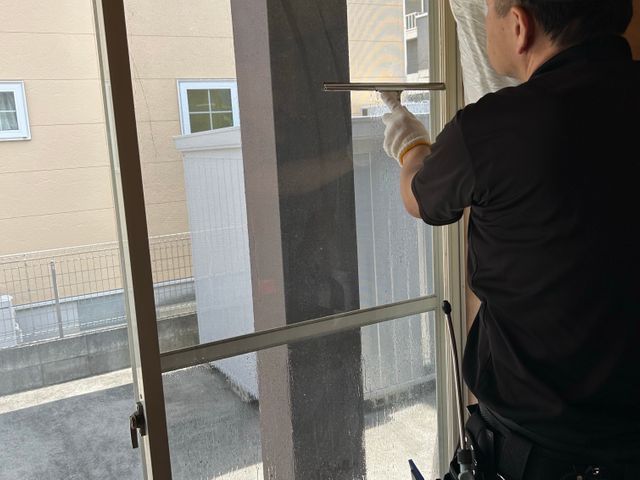 紫外線、ミラー，目隠し、防犯フィルム施工　自社施工　その他家電全般お任せください