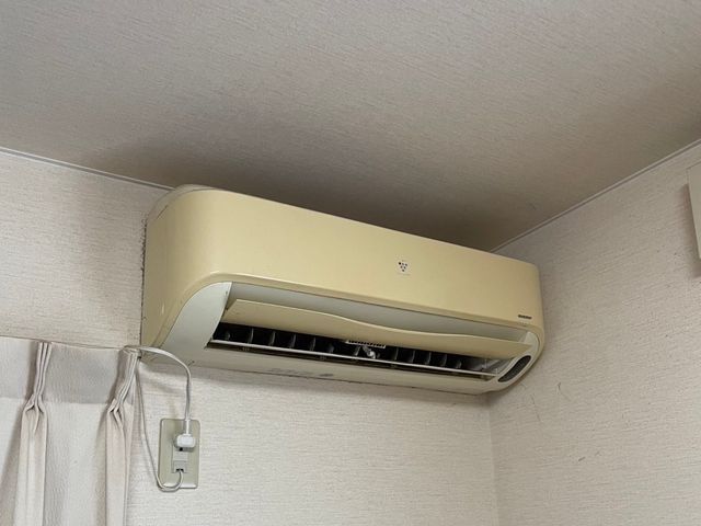 エアコン取り外し　●処分のエアコンは無料引き取り致します●お気軽にご相談下さい。