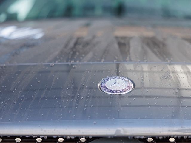 フロントガラスの撥水サービス中！経験と知識を活かして愛車の美しさを甦らせます