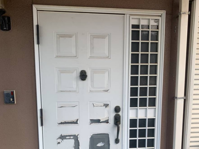 玄関ドアカバー工事【豊富な取引メーカーでニーズに合った提案が可能！】