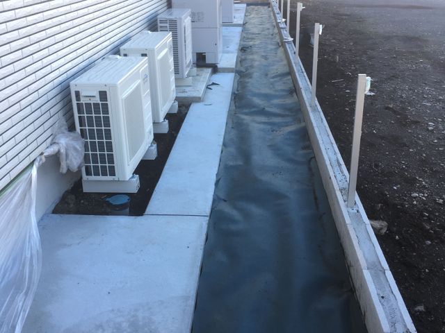 雑草対策はお早めに 防草シート 人工芝 砂利敷き 当店にお任せください トータルサービス 橋本総業の防草シート施工 くらしのマーケット 雑草対策はお早めに 防草シート 人工芝 砂利敷き 当店にお任せください トータルサービス 橋本総業の防草シート施工 くらしのマーケット