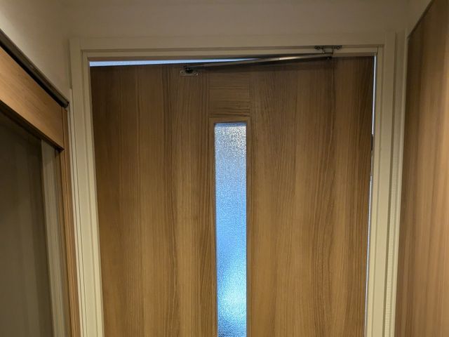 閉まりにくい扉•きちんと閉まらない扉はお任せください！