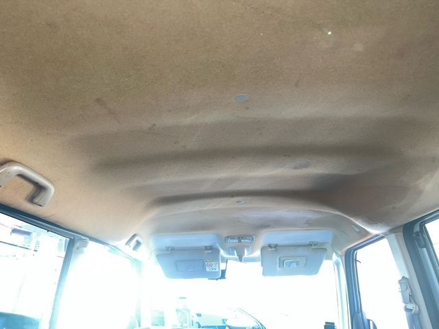 車のシートクリーニングメインの車内清掃です、臭い、嘔吐、失禁なども対応！