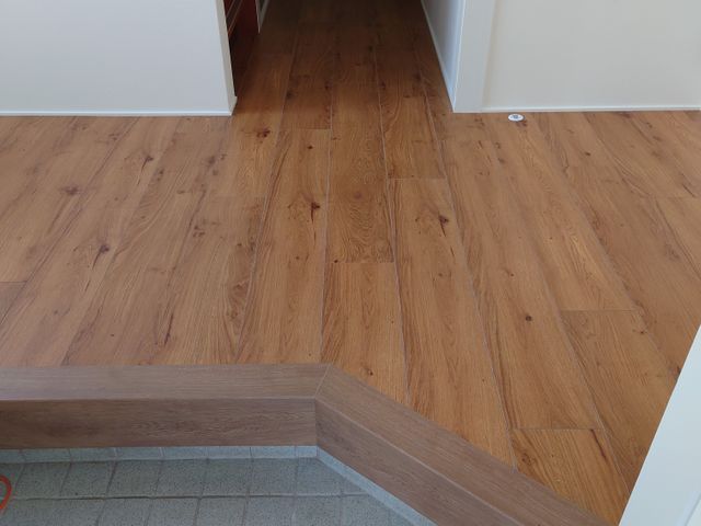 営業時間外・対応地域外もご相談可能な大手経験職人による重ね張り専門店