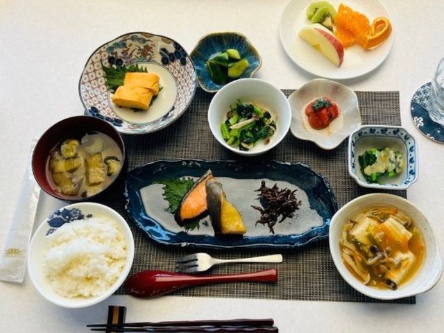 家庭料理をベースに、プロの現場経験を活かした安心をお届けします